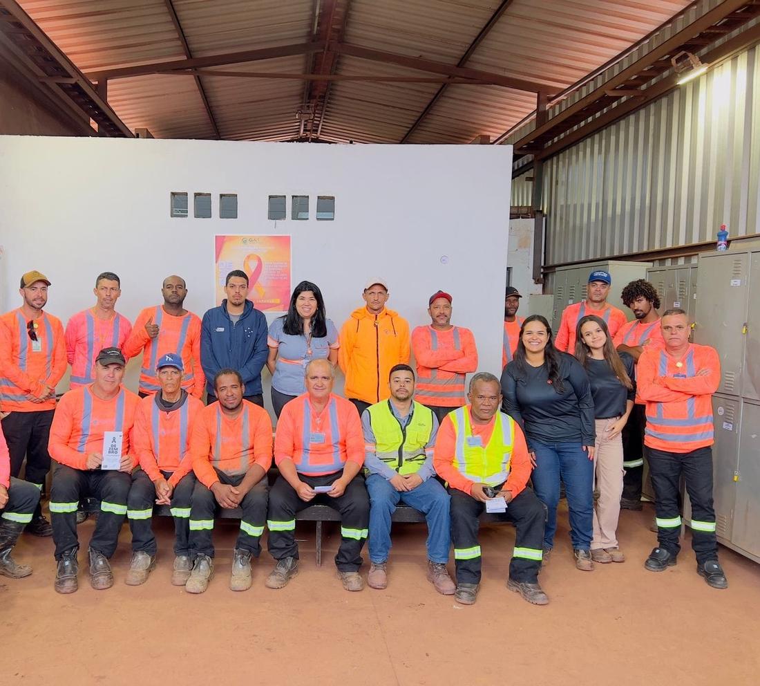 Equipe da GATT reunida na área de vivência